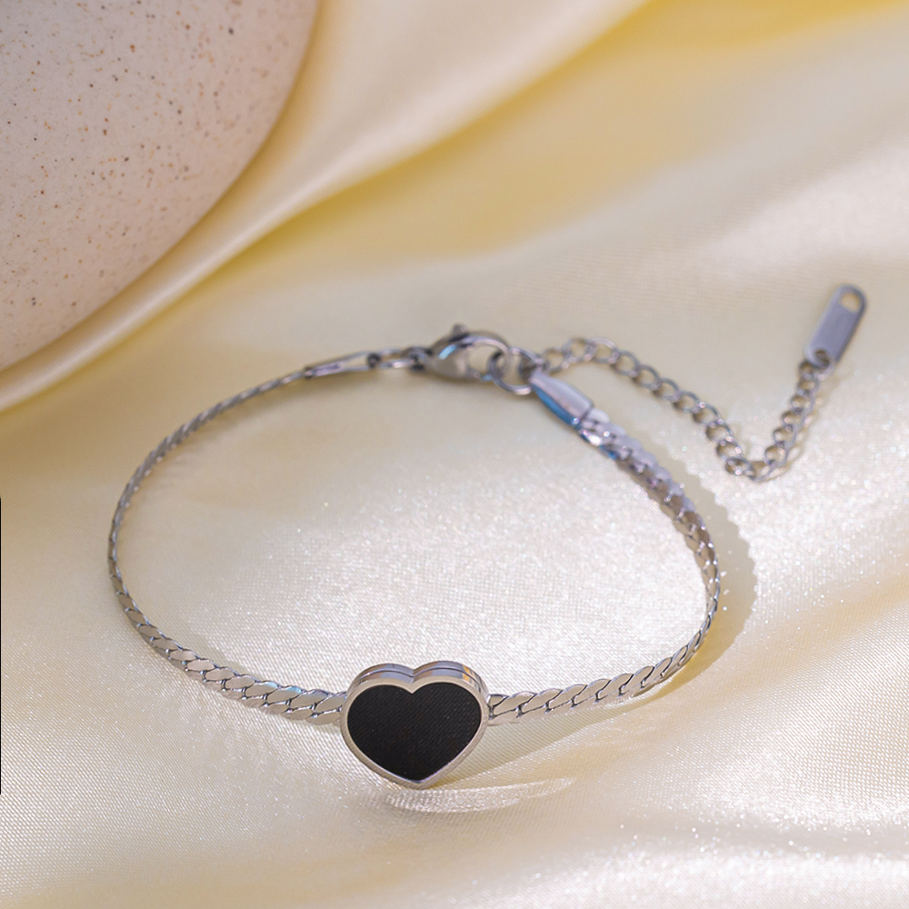 Brazalete Entrelazado Plano Corazon Negro