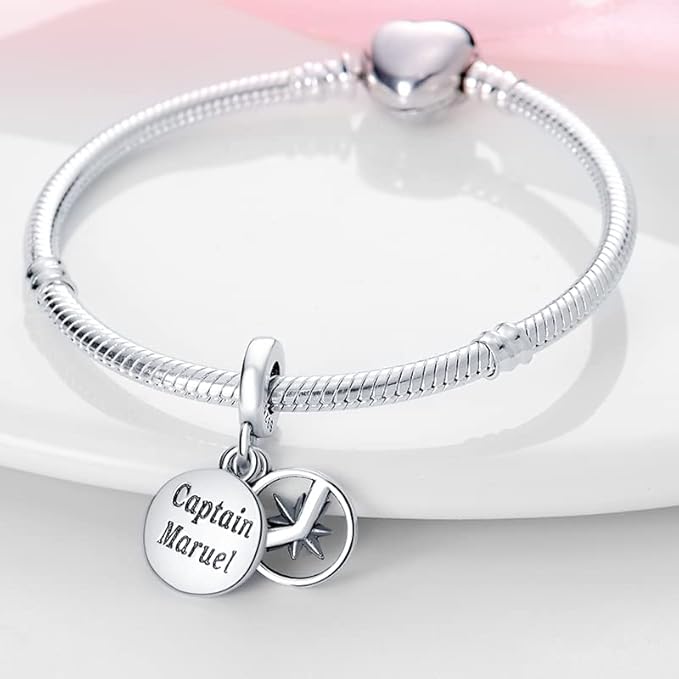 Charm Estrella de Capitana Marvel