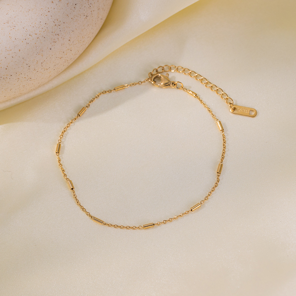 Brazalete Con Detalles Planos