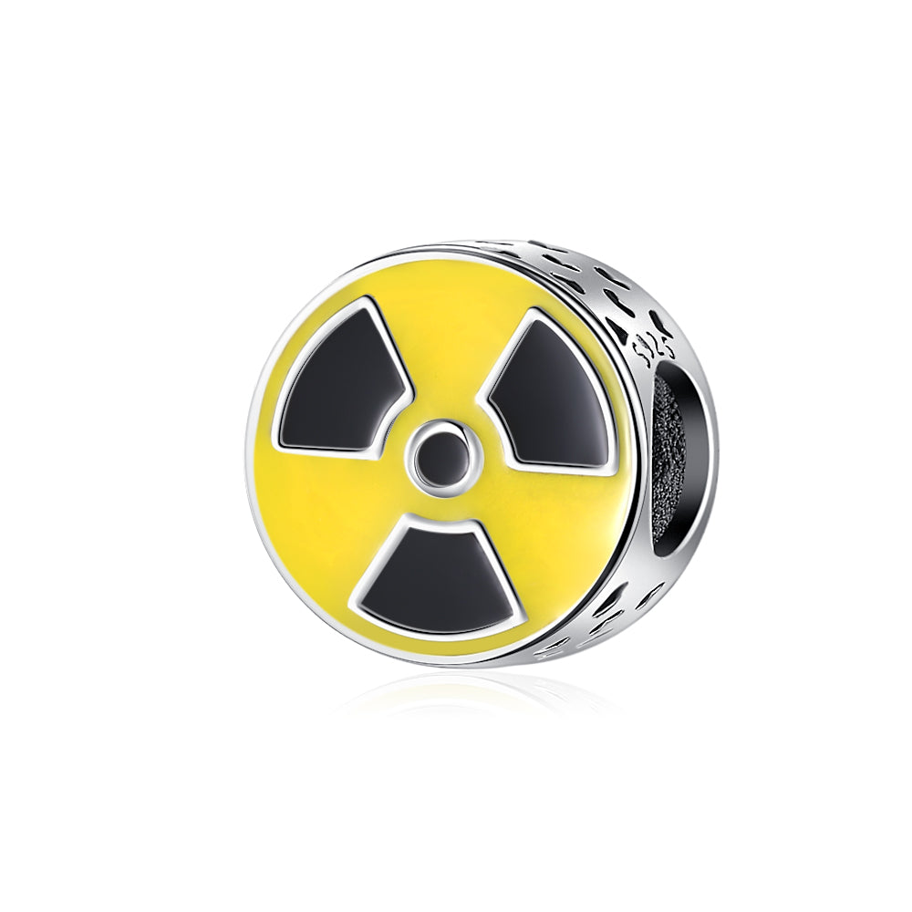 Charm Radioactivo
