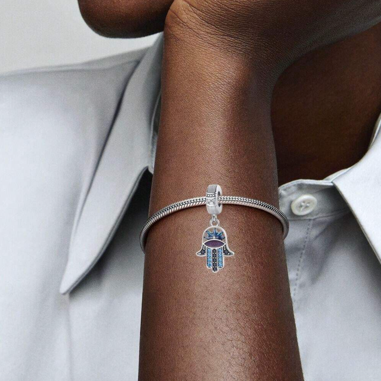 Charm Amuleto Mano de Fátima Azul