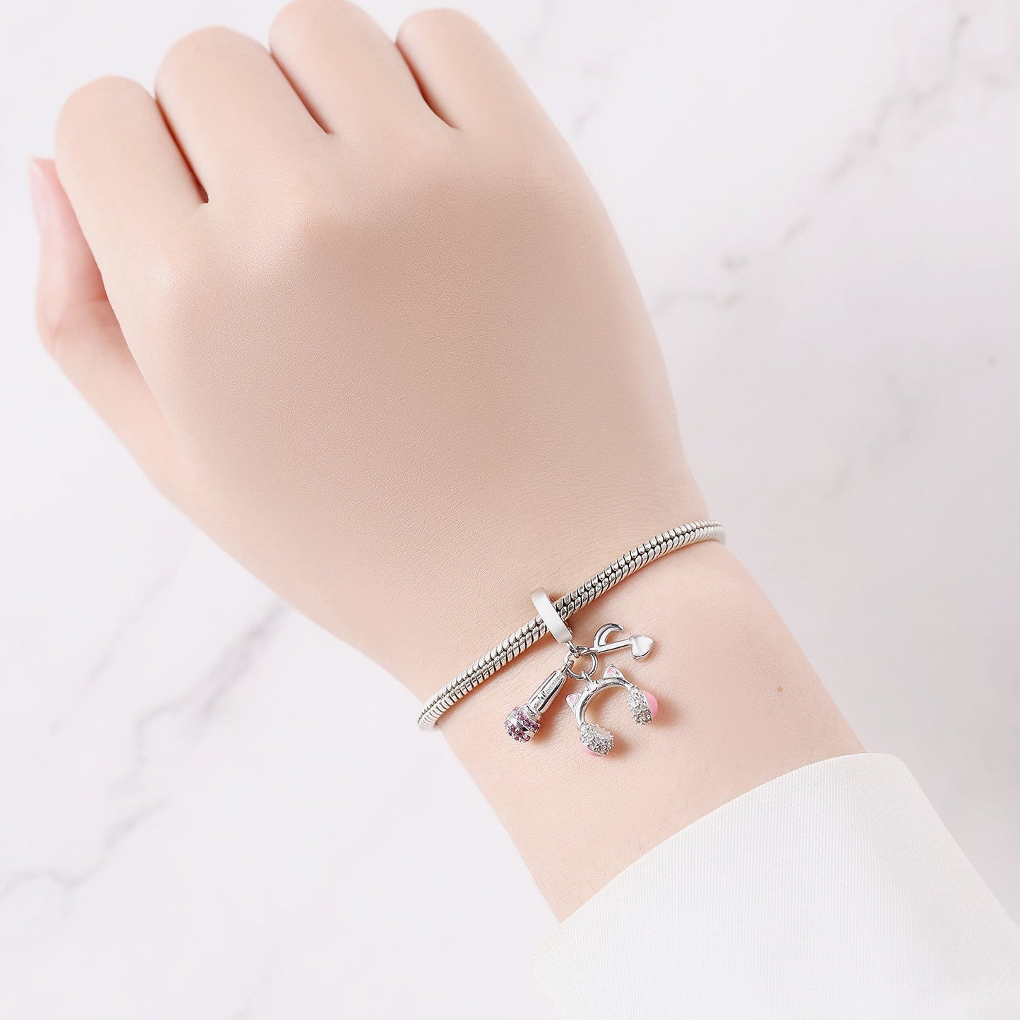 Charm Microfono, Audifonos & Nota Musical