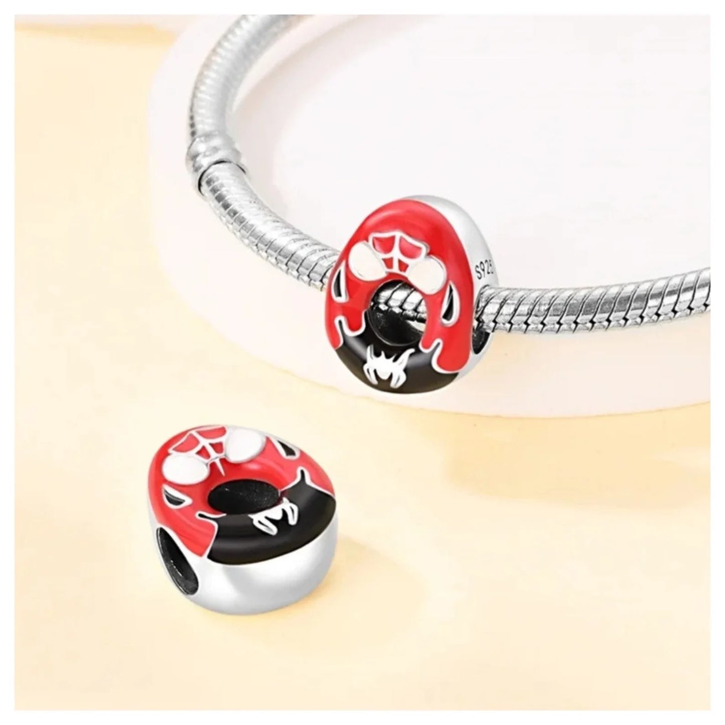 Charm Dona Arácnida