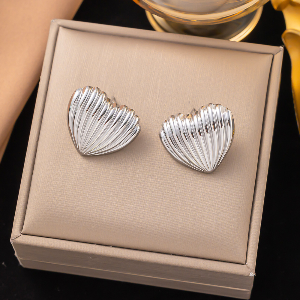 Aretes Corazón Plateados