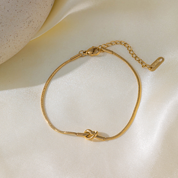 Brazalete Cola de Raton Con Nudo Dorado