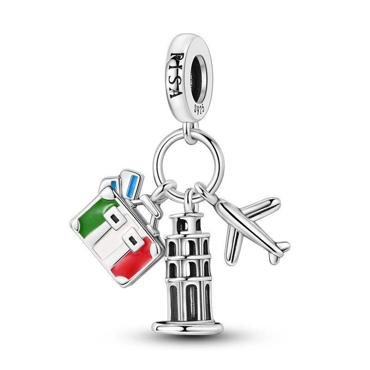 Charm Torre de Pisa, Avión y Bandera Italiana