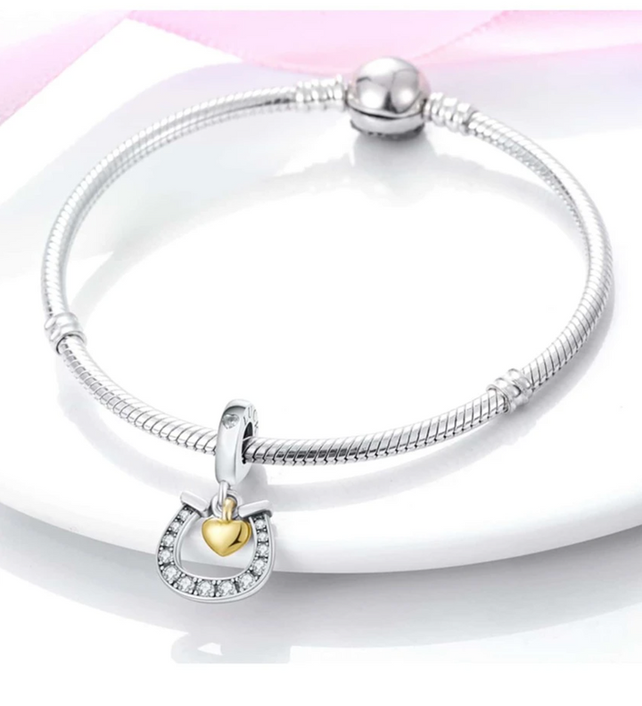 Charm Herradura & Corazon Dorado
