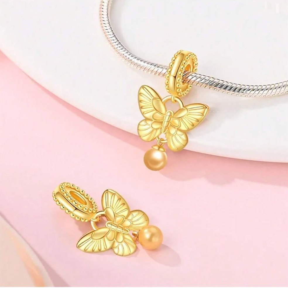 Charm Mariposa Dorada y Bellota