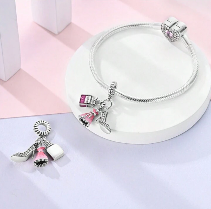 Charm Perfume, Vestido y Zapatilla