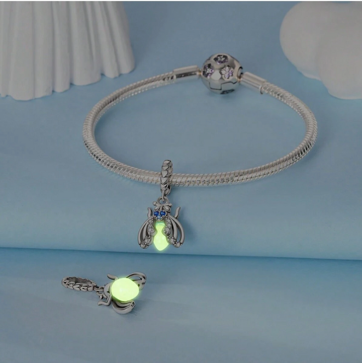 Charm Luciérnaga y Corazón Azul