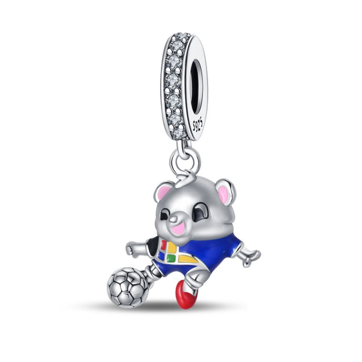 Charm Koala "Jugando Fútbol"