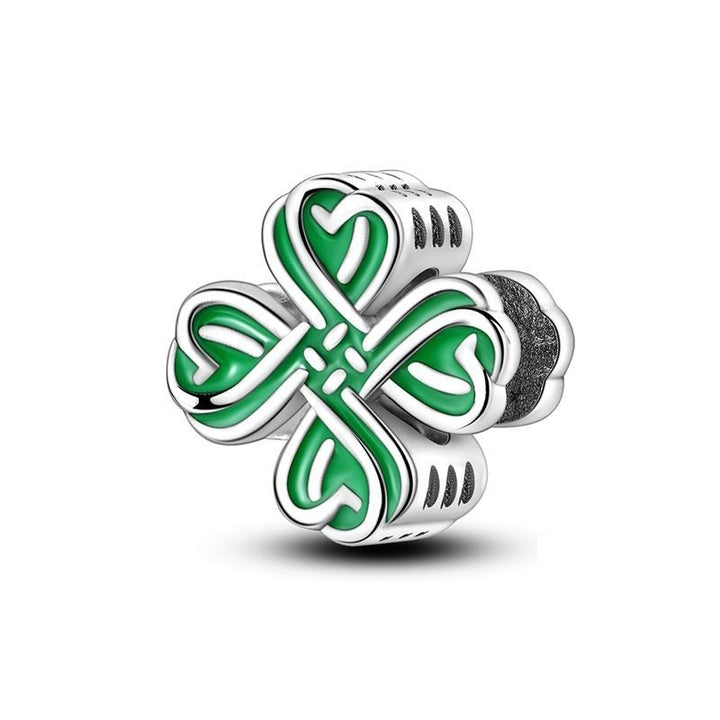 Charm Cruz de Hojas Verdes