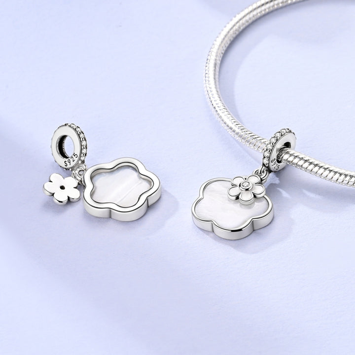 Charm Flores Blancas
