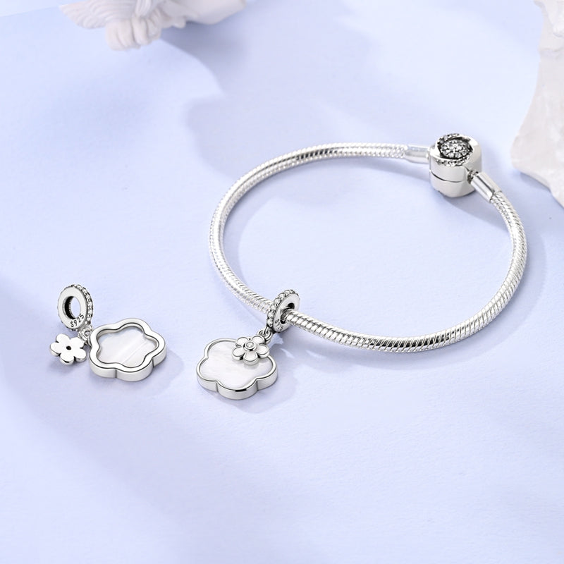 Charm Flores Blancas