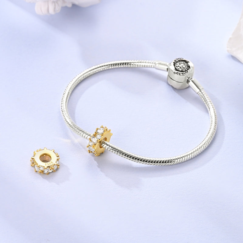 Charm Dorado con Brillos Plateados