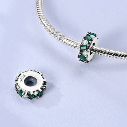 Charm Diamantado con Esmeraldas