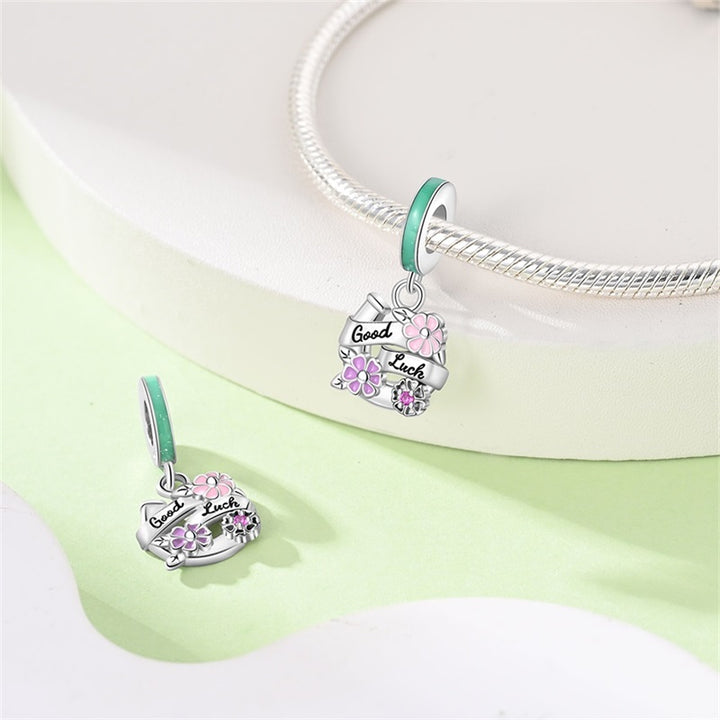 Charm Herradura y Flores "Good Luck"