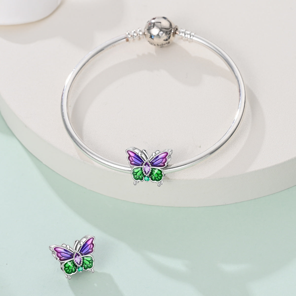Charm Mariposa Morada y Verde
