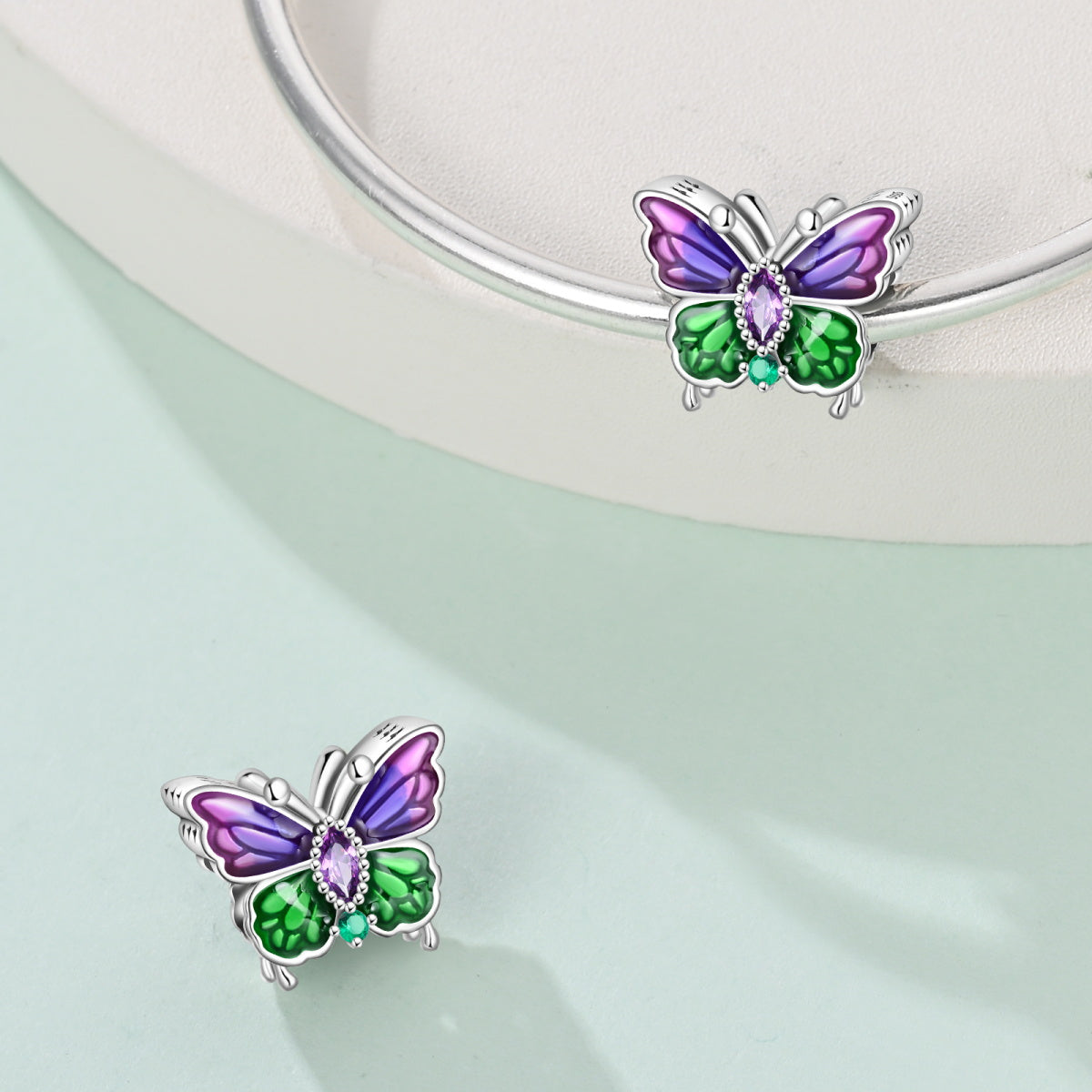 Charm Mariposa Morada y Verde