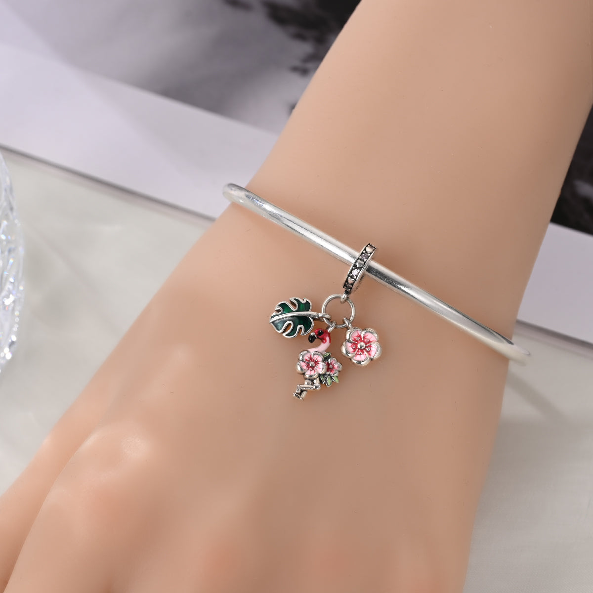 Charm Flamingo & Flores