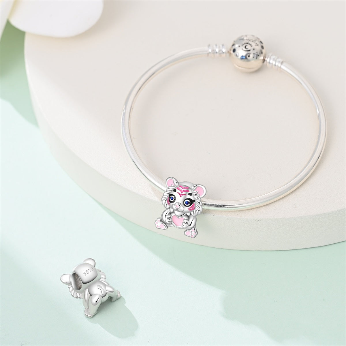 Charm Leon Rosa