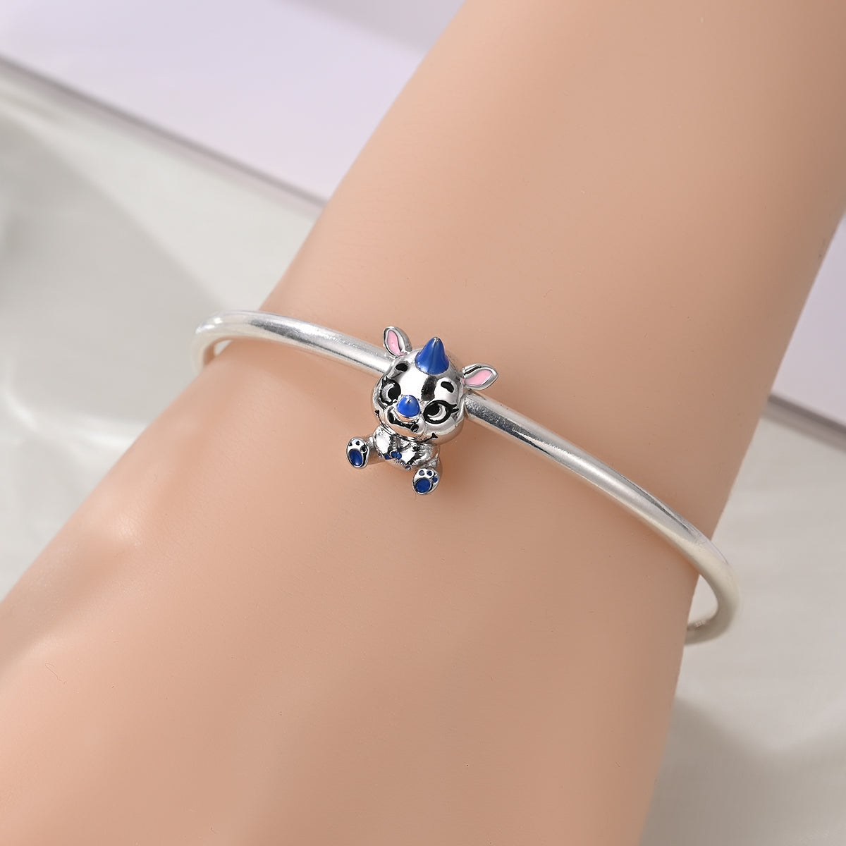 Charm Rinoceronte Azul