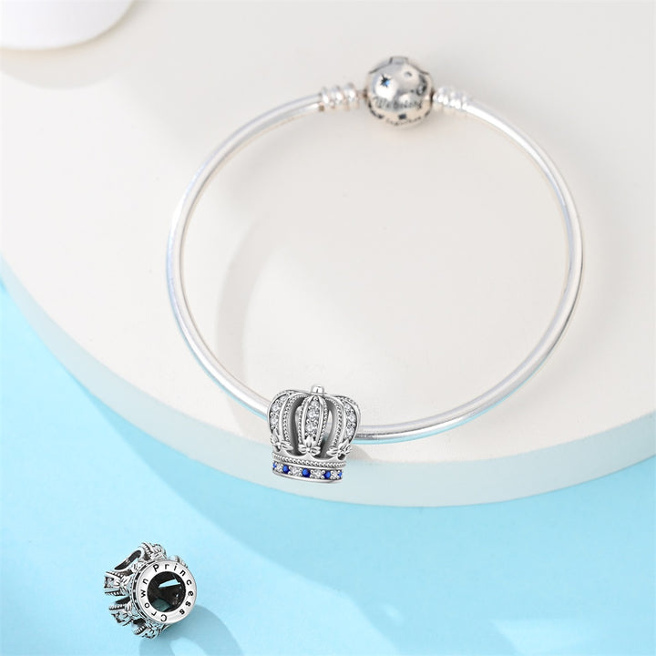 Charm Corona Con Detalles Azules