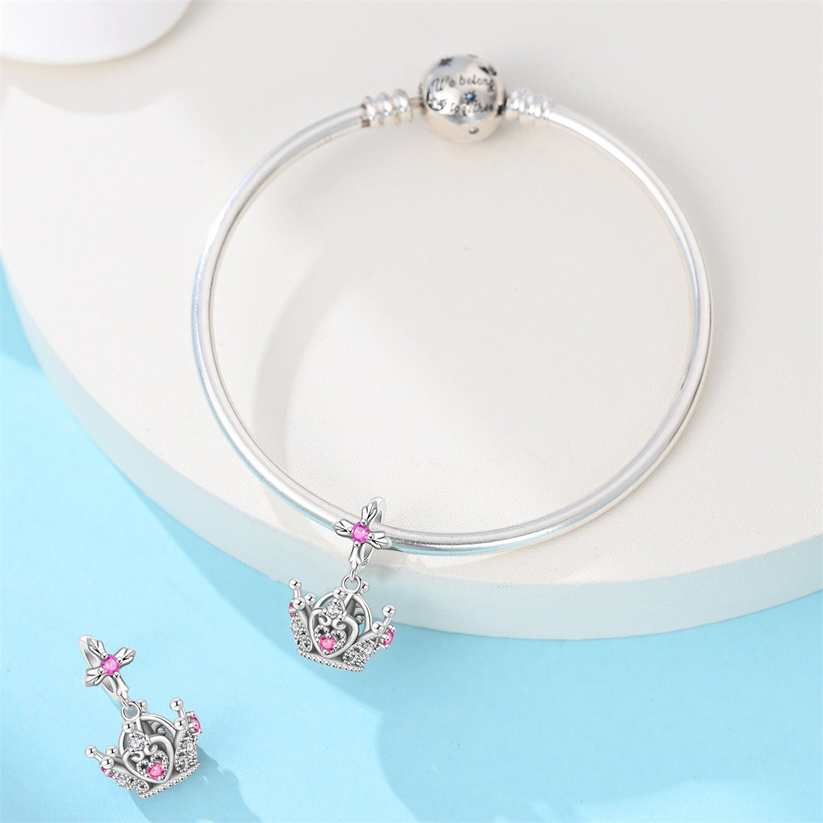 Charm Corona Con Detalles Rosa