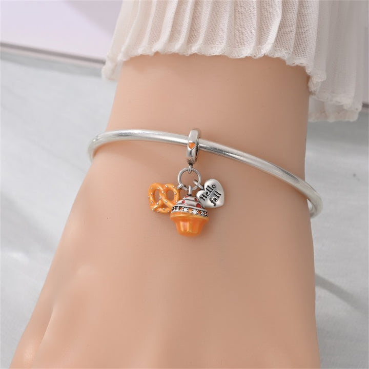 Charm Pastelito & Pretzel