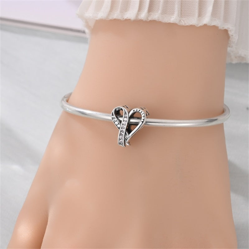 Charm Corazon Conmemoración