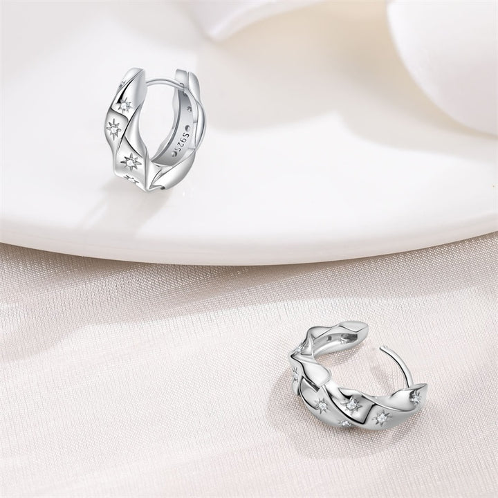 Aretes Espiral de Estrellas Blancas