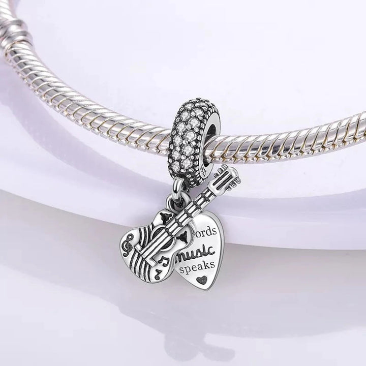 Charm Corazon Eterno & Guitarra