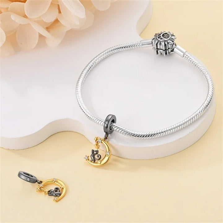 Charm Gato Negro y Luna Estrellada