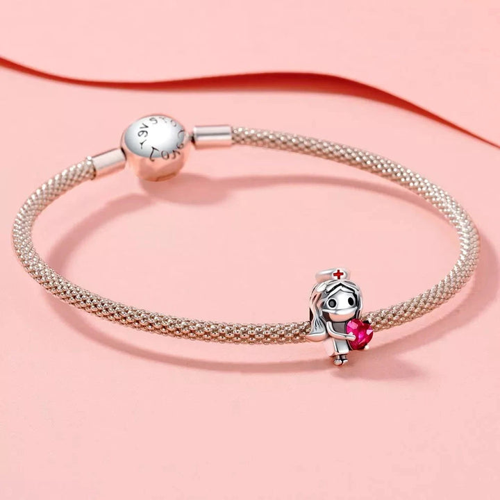 Charm Enfermera y Corazón