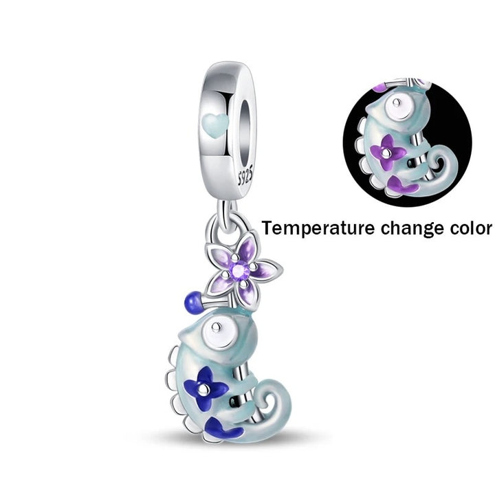 Charm Camaleón y Flor Campánula