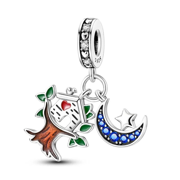 Charm Casita en el Árbol y Luna Azul