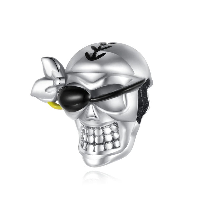 Charm Calavera Pirata Plateada "Piratas Del Caribe"