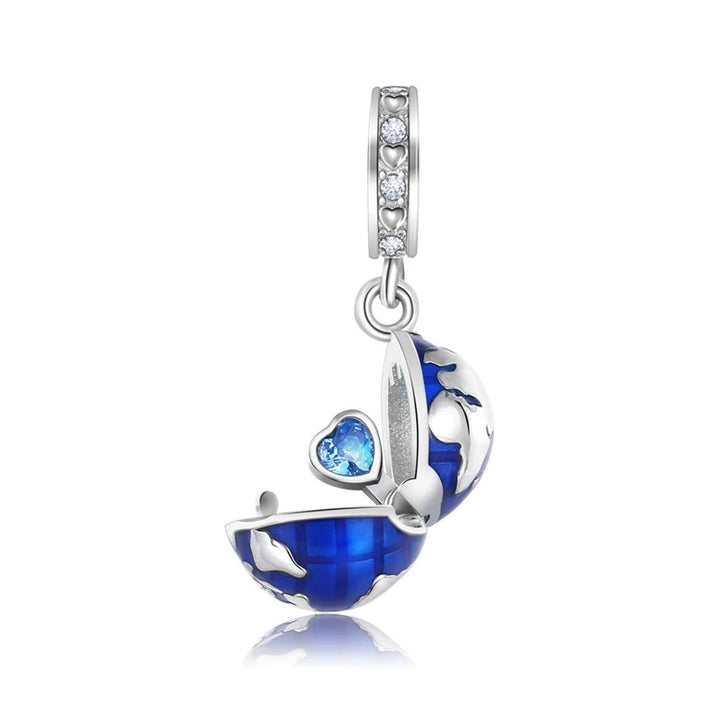 Charm Planeta Tierra y Corazón Azul
