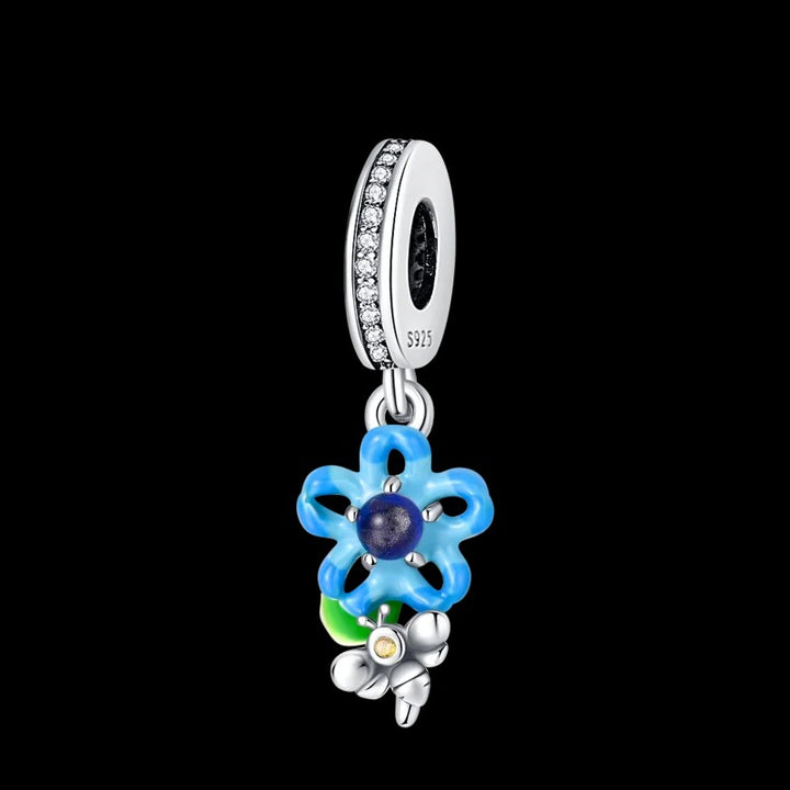 Charm Flor Azul y Abeja