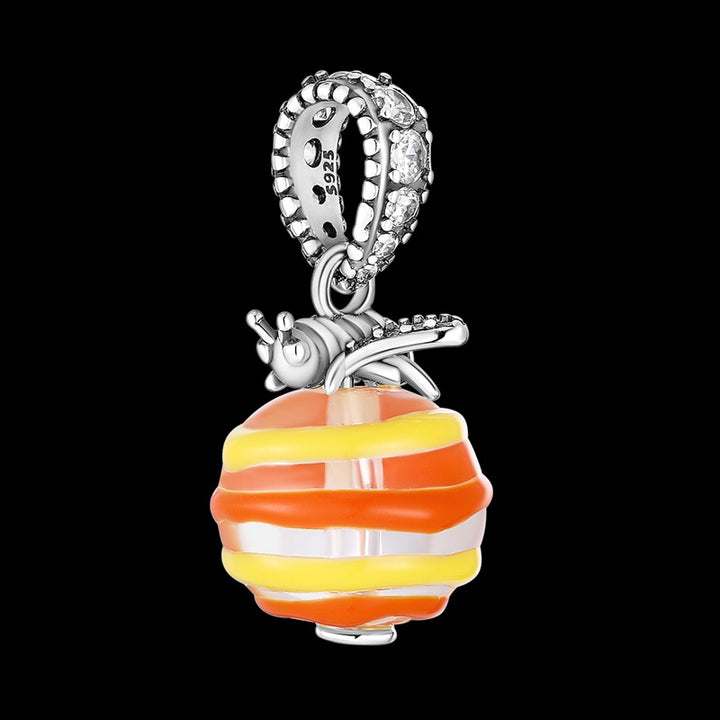 Charm Abeja en Panal