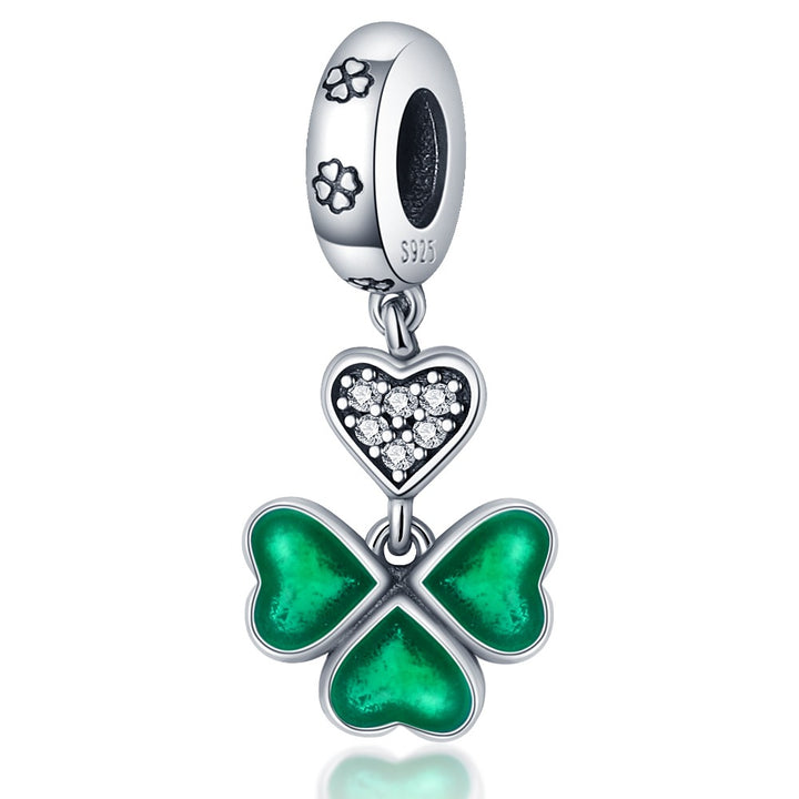 Charm Trebol con Corazones Verdes